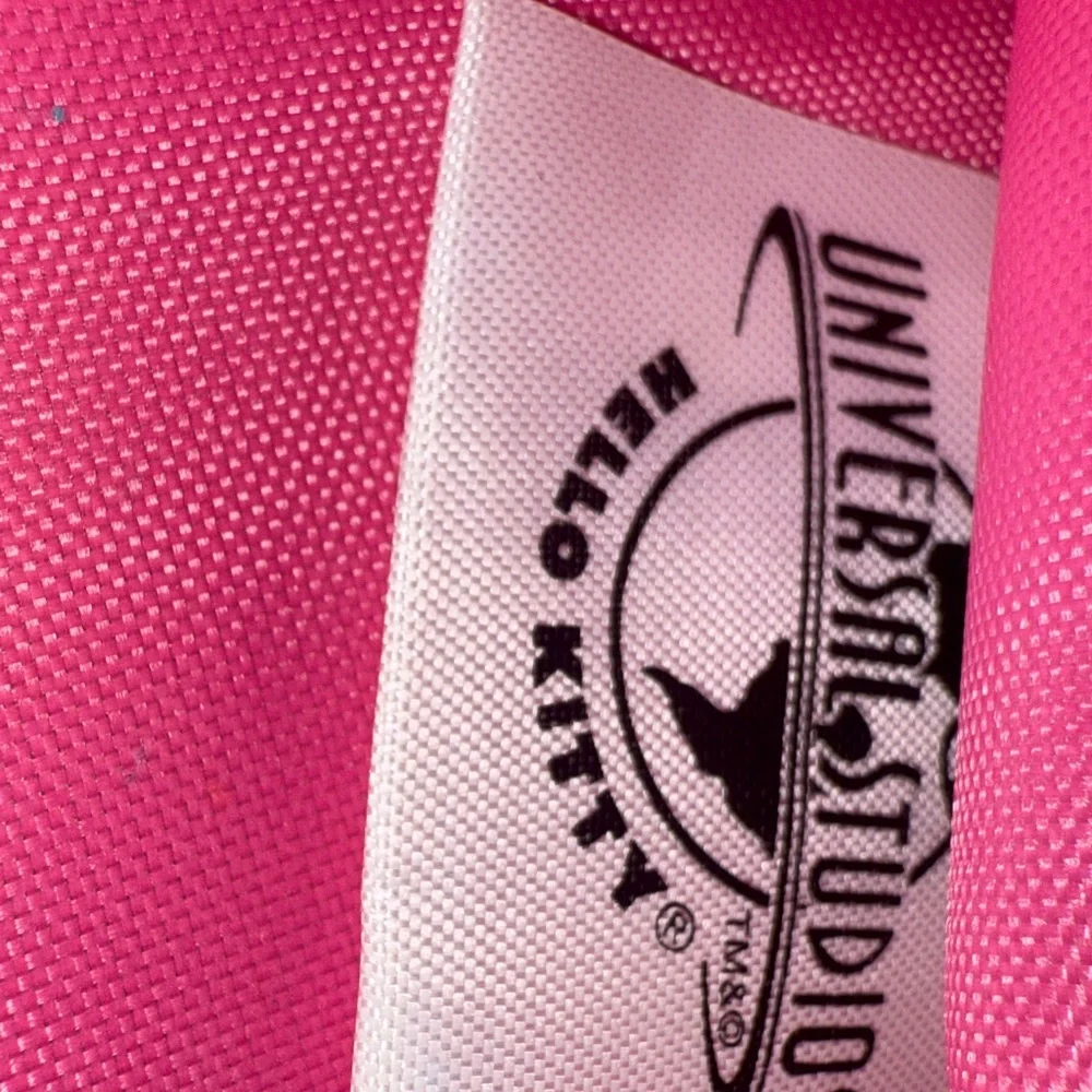 Universal Studios Hello Kitty Pink Sparkly Handbag w/Kisslock Snap Closure (EUC) - Picture 10 of 14